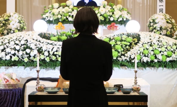 誰にも知らせず静かに行いたい